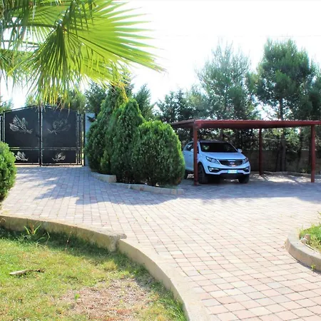 Climatizzata Con Grande Porticato Esterno Vicino Alle Spiagge Villa *