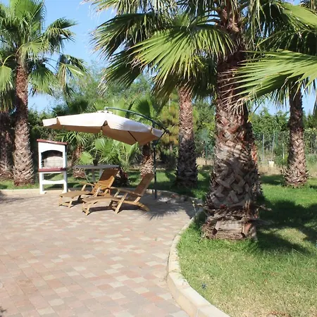Climatizzata Con Grande Porticato Esterno Vicino Alle Spiagge Villa